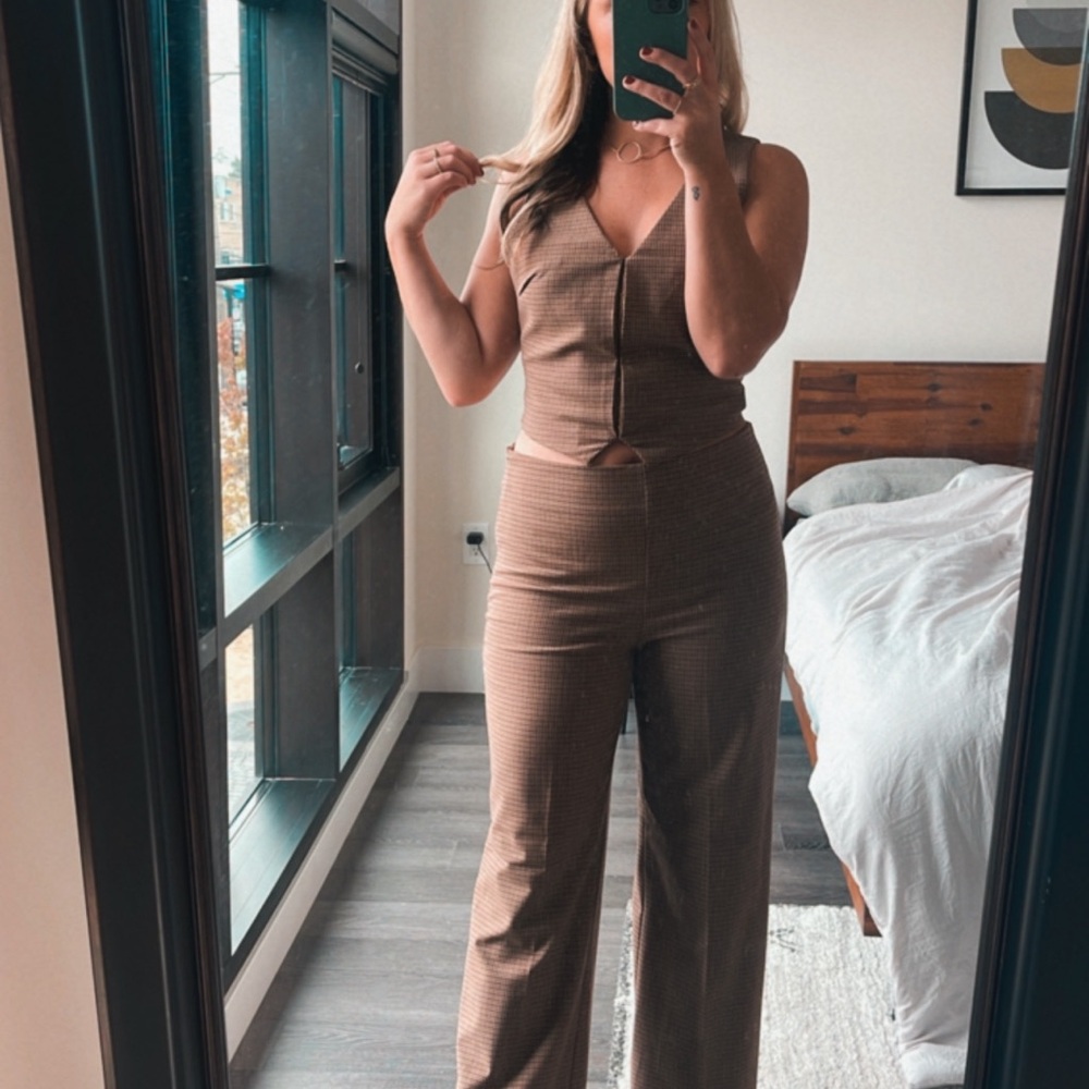 Brown Sleeveless Two Piece